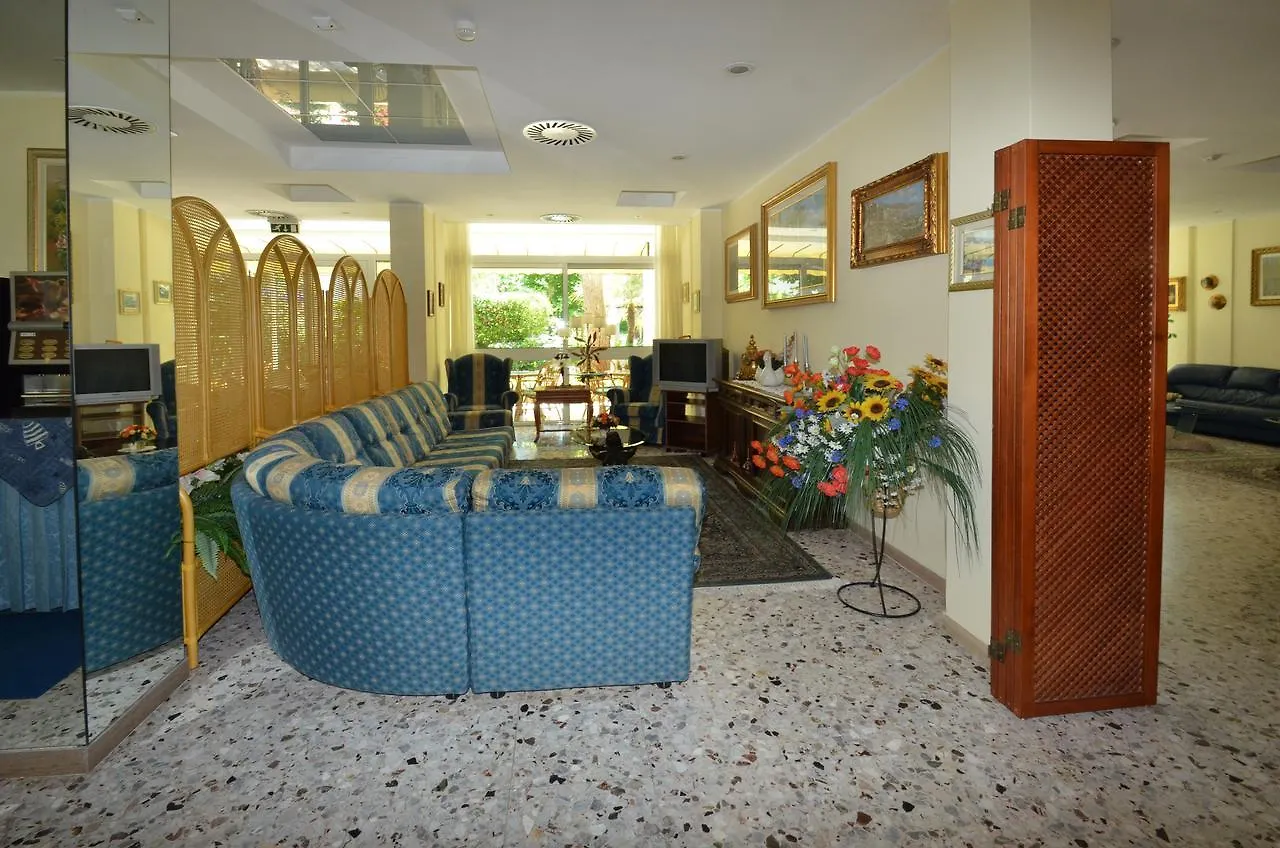 Hotel Cristina Hospitality Centrale (Adults Only) Riccione 3*,